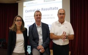 Cristina Nadal, directora de l'Àrea Sanitària del CatSalut; el president del Consell d'Administració de l'AQuAS, Antoni Trilla; i el director de l'AQu