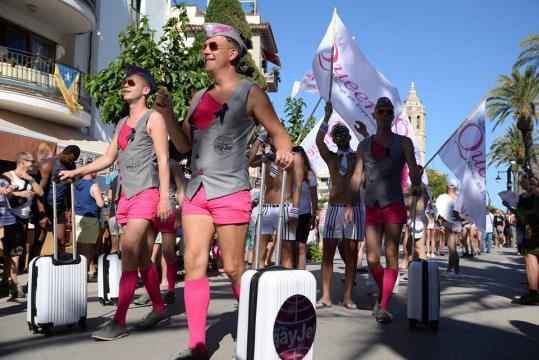 Desfilada de carrosses a la Sitges Gay Pride. EIX