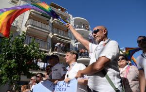 Desfilada de carrosses a la Sitges Gay Pride