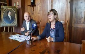 El diputat d'Infraestructures Viàries i Mobilitat, Jordi Fàbrega, i la presidenta del Consell Comarcal, Glòria García Prieto.. Diputació de Barcelona