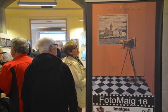 El mon fotogràfic protagonitza diferents espais de Sitges, amb el Fotomaig. Ajuntament de Sitges