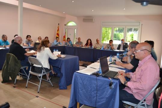 El ple municipal s'ha realitzat a Les Botigues de Sitges. Ajuntament de Sitges