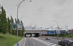 El pont de la via del tren a la Ronda Europa de Vilanova. Google Street View