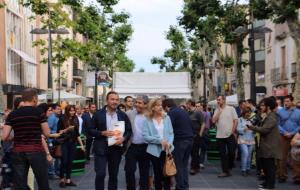 El president de la Generalitat, Carles Puigdemont, tasta la fira vilanovina Temps de Vi