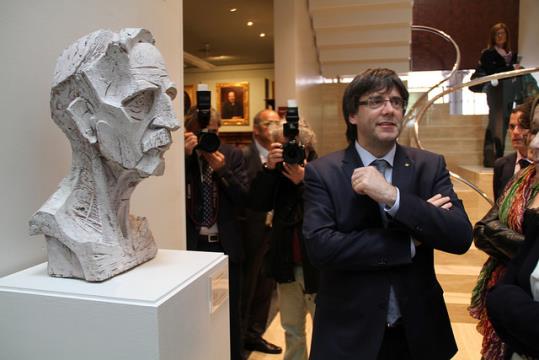 El president de la Generalitat, Carles Puigdemont, visita Vilanova i la Geltrú i aposta per un país que doni un tracte digne a la gent. Ajuntament de 