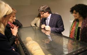 El president de la Generalitat, Carles Puigdemont, visita Vilanova i la Geltrú i aposta per un país que doni un tracte digne a la gent