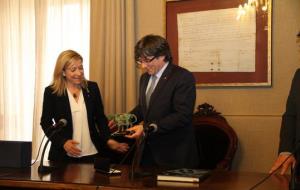 El president de la Generalitat, Carles Puigdemont, visita Vilanova i la Geltrú i aposta per un país que doni un tracte digne a la gent