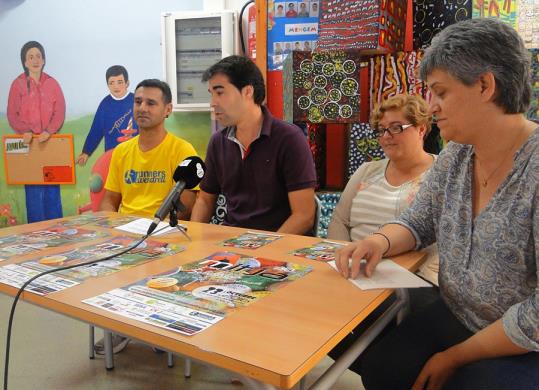 El regidor Ferran Trillas, el secretari del Club Runners Sergi Calatayud, la dra del CEE Garbí, Montserrat Bolaño i la presidenta AMPA Emma Anadon. Ei