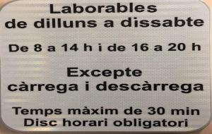 El Vendrell limita l’estacionament a les zones de càrrega i descàrrega a un màxim de trenta minuts