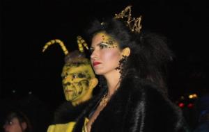 Els artistes modernistes s'acomiaden del Carnaval de Sitges amb l'enterrament del Rei Carnestoltes