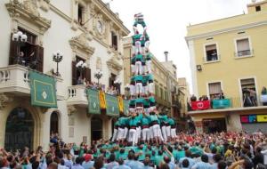 Els Castellers de Vilafranca completen la tripleta màgica. Castellers de Vilafranca