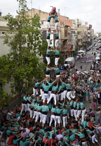 Els Castellers de Vilafranca completen una actuació de Gamma Extra al Vendrell. Castellers de Vilafranca