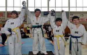 Els esportistes del Club Taekwondo La Lira Vendrellenca. Eix