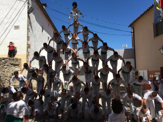 Els Falcons de Vilafranca a la festa major de Pontons. Falcons de Vilafranca