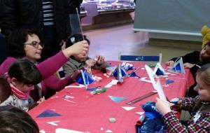 Els mercats de Vilanova acullen tallers per fer fanalets amb tecnologia led