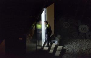 Els operaris treballant i fent soroll després de les 22.00 a 