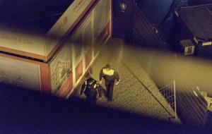 Els operaris treballant i fent soroll després de les 22.00 a 