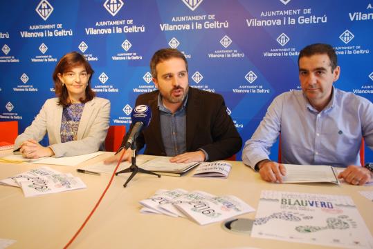 Els regidors Ariadna Llorens, Gerard Llobet i David Montes. Míriam de Lamo