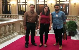 Els regidors Pere Cano i Albert Tort s’han reunit al Parlament amb la diputada socialista Eva Martínez. Eix