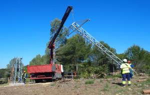 Endesa construeix una nova línia elèctrica per millorar el servei a Cunit i Calafell. Endesa