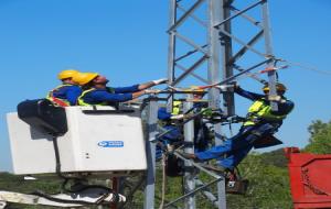 Endesa construeix una nova línia elèctrica per millorar el servei a Cunit i Calafell