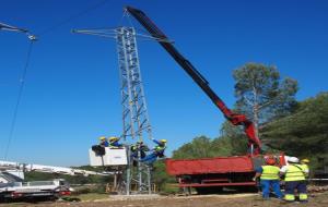 Endesa construeix una nova línia elèctrica per millorar el servei a Cunit i Calafell