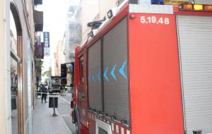 Ensurt a Vilanova pel cop d'un camió de neteja a la bastida d'un edifici en obres