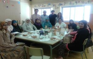 Es lliuren els diplomes del curs d’alfabetització en català per a adults del Vendrell. Ajuntament del Vendrell