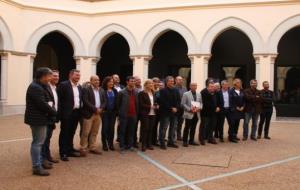 Foto de família dels membres de l'AMI un cop acabada la reunió, al seminari de Tarragona. ACN