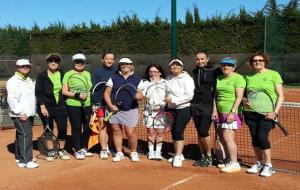 Foto dels 2 equips femenins. Eix