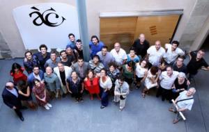 Foto família dels participants del Cicle Gaudí que impulsa l'Acadèmia de Cinema Català . ACN