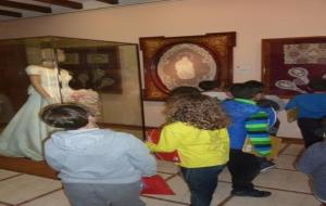 Grup d’alumnes de l’Escola la Muntanyeta de Bellvei en una de les sales del Museu de Punta al Coixí