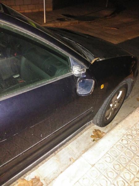 Identificats set menors per destrosses en diversos vehicles a Vilanova . Policia local de Vilanova