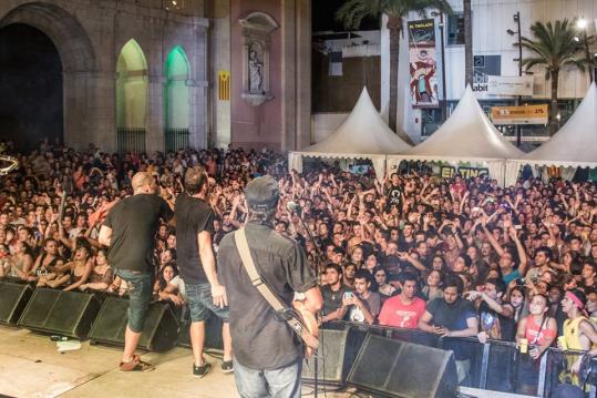 Imatge d'arxiu del Tingladu a la plaça de les Neus. El Tingladu