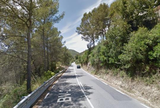 Imatge de la carretera BV-2111, a l'alçada de la urbanització Mas Milà. Google Street View