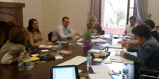 Imatge d'una reunió del govern de Vilanova i la Geltrú coincidint amb el primer aniversari del pacte de governabilitat. Ajuntament de Vilanova