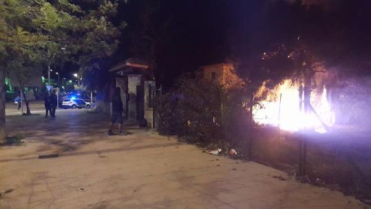 Incendi al solar municipal de Can Vinyals, a Sitges. Dani Carde