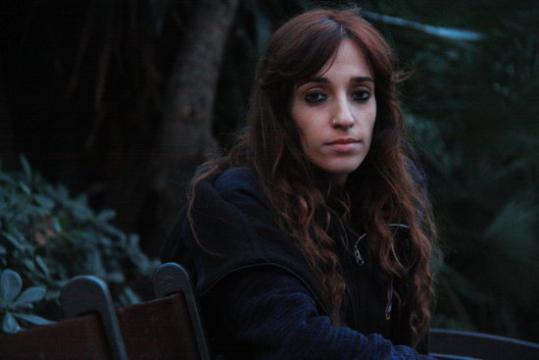 Ivette Nadal, fotografiada en un banc de la Plaça Universitat. ACN