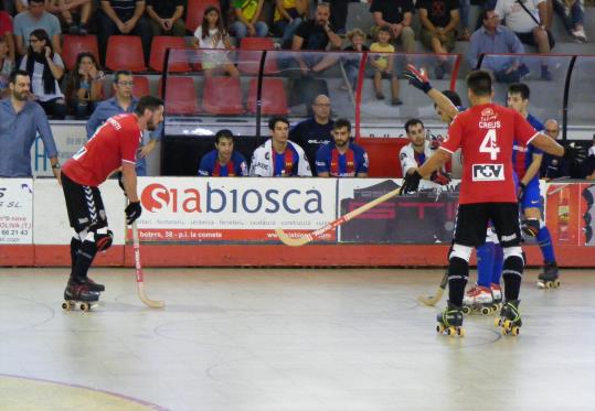 Jordi Ferrer i Xixi Creus en un partit d'aquesta temporada. Eix