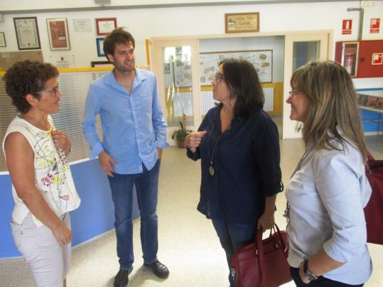 La cap dels Serveis Territorials d’Ensenyament, Lluïsa Nicolau, ha visitat Olèrdola . Ajuntament d'Olèrdola