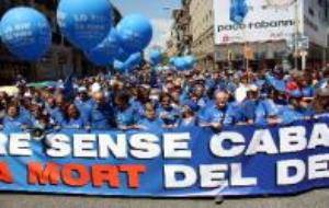 La capçalera de la manifestació a Barcelona en defensa de l'Ebre el 5 de juny del 2016