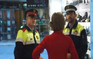 La col·laboració entre els agents locals i els Mossos d’Esquadra a Sitges. Ajuntament de Sitges