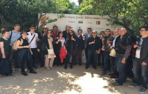 La Confraria consolida el maridatge de cava, roses i llibres per la Diada de Sant Jordi . Confraria del Cava