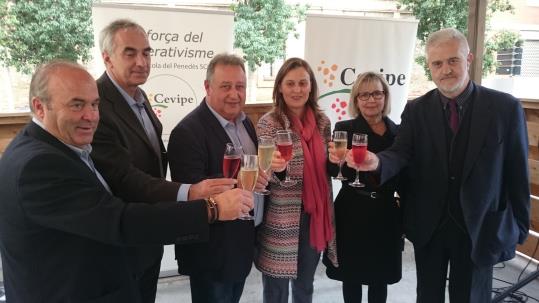 La consellera Meritxell Serret inaugura la botiga Agro-Tast del Vendrell. CEVIPE