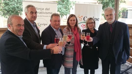 La consellera Meritxell Serret inaugura la botiga Agro-Tast del Vendrell. CEVIPE