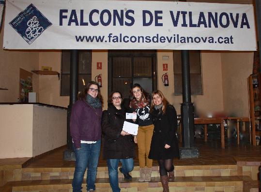 La guanyadora de la panera de Nadal dels Falcons ha estat Montse Lara Gutierrez, que va recollir-la a la Peixateria Vella. Laura Ejarque