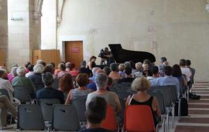 La pianista vilanovina Laura Farré Rozada actua amb èxit al festival francès de Saint-Savin. EIX
