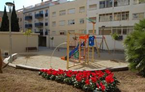 La plaça Joan Fuster de Ribes es reobre dilluns després de la remodelació. Ajt Sant Pere de Ribes