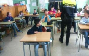 La Policia Local de l’Arboç imparteix educació vial a l’escola. Policia Local de l’Arboç