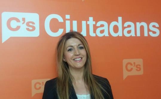 La portaveu de Ciutadans (C’s) a l'Ajuntament de Cunit, Esther Otero. Eix